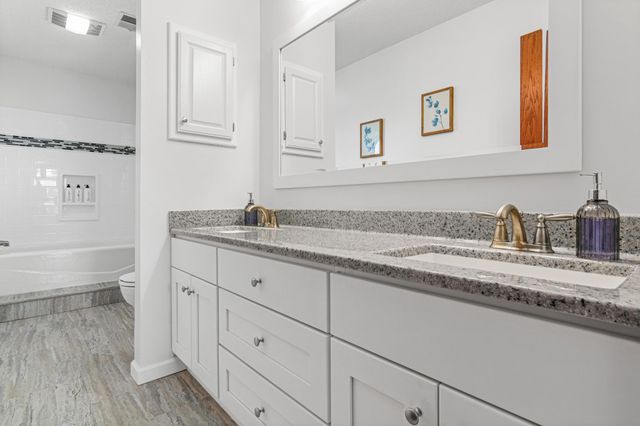 13729 W Preserve Boulevard, Burnsville, MN 55337