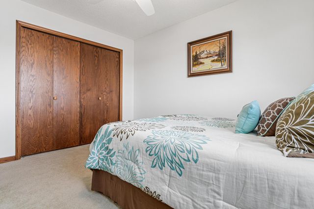 13729 W Preserve Boulevard, Burnsville, MN 55337
