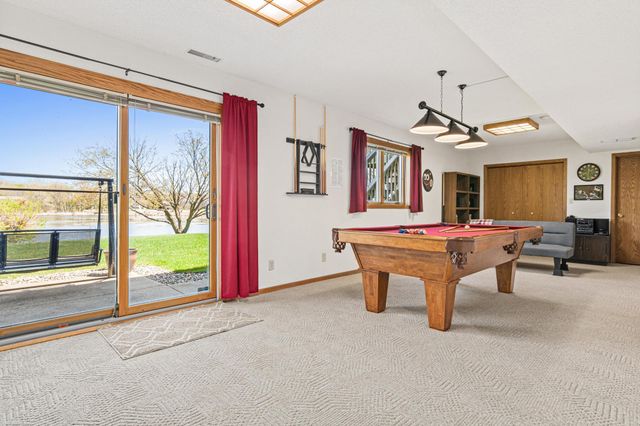13729 W Preserve Boulevard, Burnsville, MN 55337