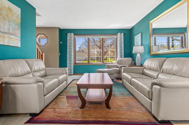 13729 W Preserve Boulevard, Burnsville, MN 55337