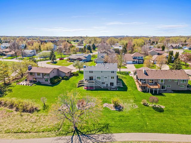 13729 W Preserve Boulevard, Burnsville, MN 55337