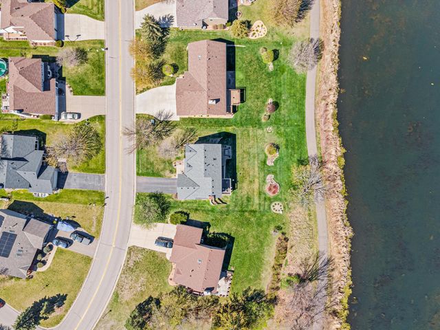 13729 W Preserve Boulevard, Burnsville, MN 55337