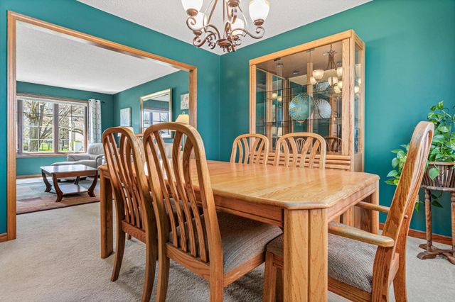 13729 W Preserve Boulevard, Burnsville, MN 55337