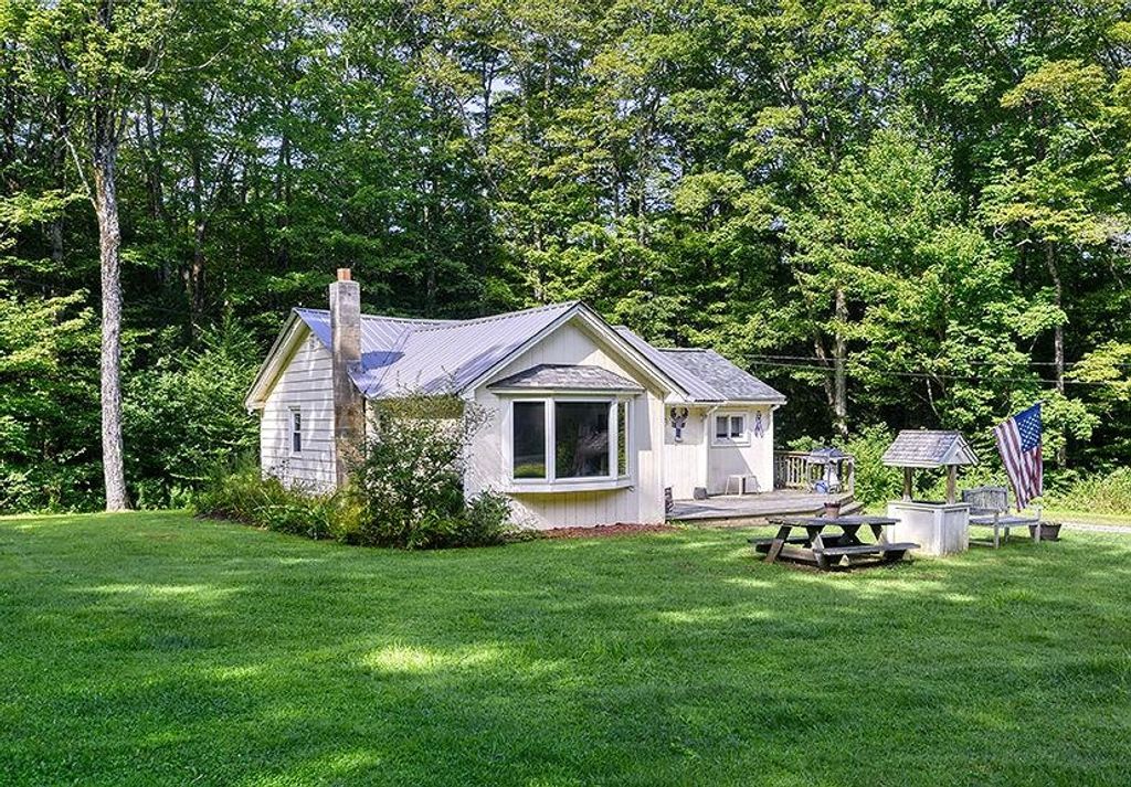 552 Valley Road, Walpole, NH 03608