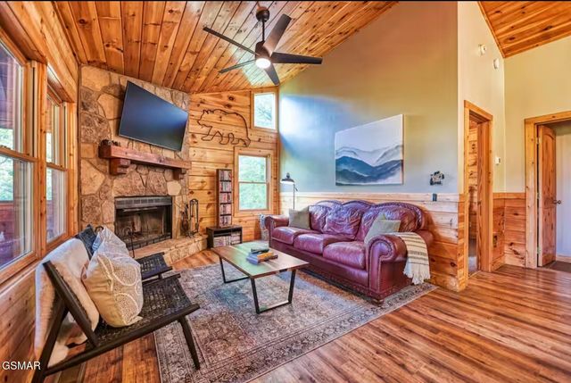 1227 Bear Paw Ridge Way, Sevierville, TN 37862
