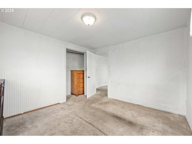 1995 J St, Springfield, OR 97477
