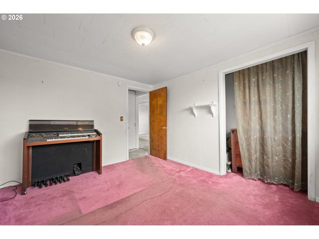 1995 J St, Springfield, OR 97477