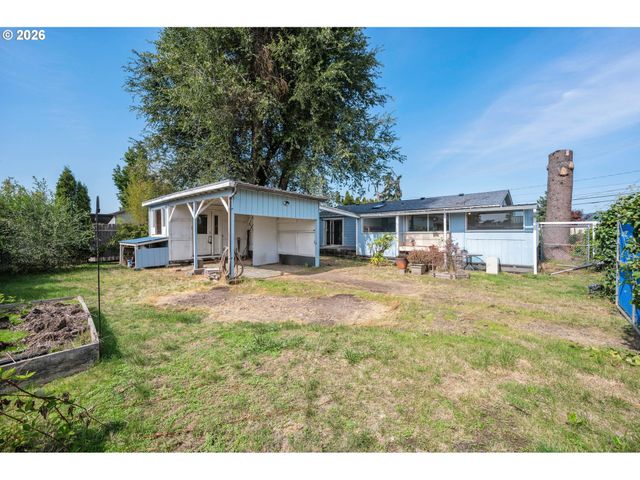 1995 J St, Springfield, OR 97477