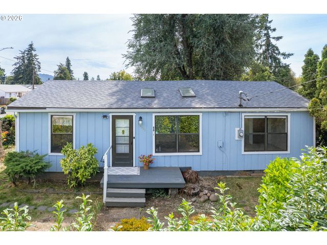 1995 J St, Springfield, OR 97477