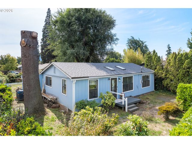 1995 J St, Springfield, OR 97477