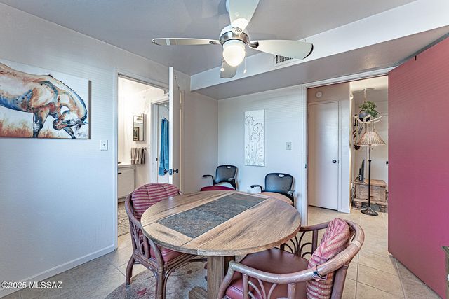 329 S Paseo Tierra, Green Valley, AZ 85614