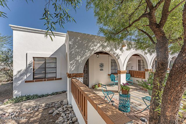 329 S Paseo Tierra, Green Valley, AZ 85614