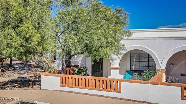 329 S Paseo Tierra, Green Valley, AZ 85614