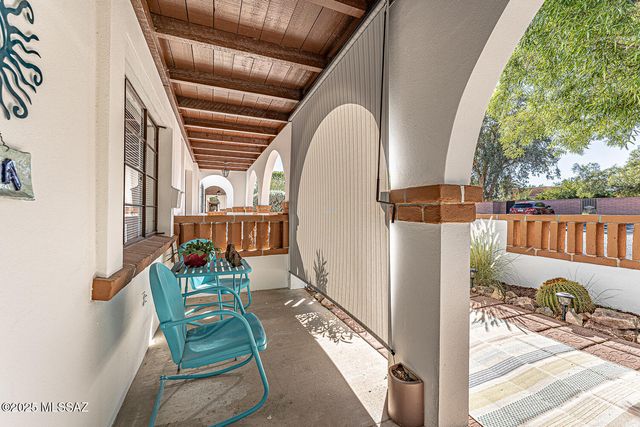 329 S Paseo Tierra, Green Valley, AZ 85614