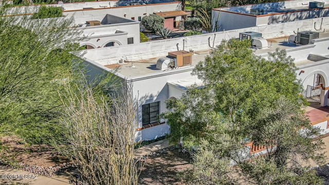 329 S Paseo Tierra, Green Valley, AZ 85614