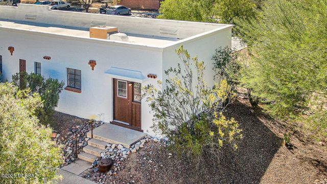 329 S Paseo Tierra, Green Valley, AZ 85614