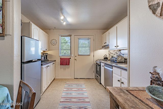 329 S Paseo Tierra, Green Valley, AZ 85614