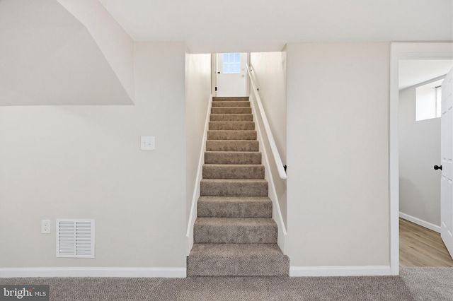 1422 TUSCAWILLA DR, Charles Town, WV 25414