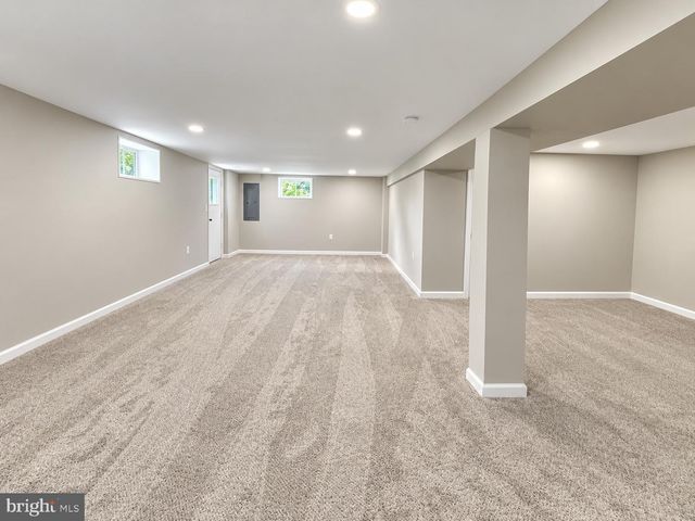 1422 TUSCAWILLA DR, Charles Town, WV 25414