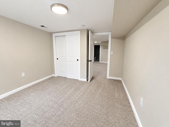 1422 TUSCAWILLA DR, Charles Town, WV 25414