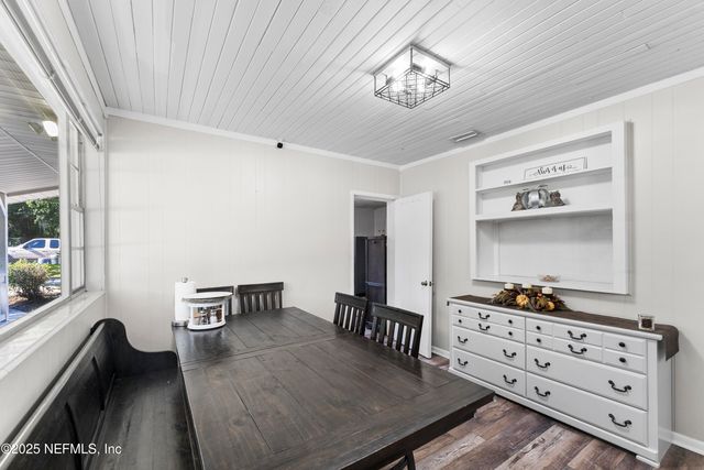 6039 HYDE PARK Circle, Jacksonville, FL 32210