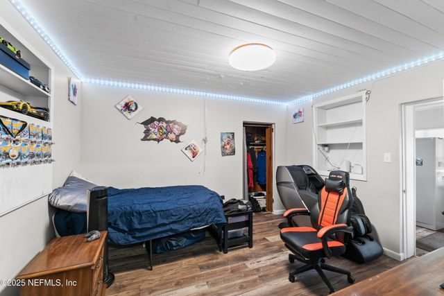 6039 HYDE PARK Circle, Jacksonville, FL 32210