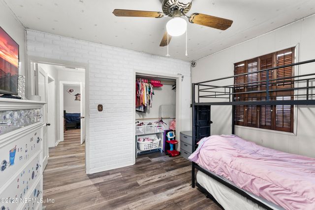 6039 HYDE PARK Circle, Jacksonville, FL 32210