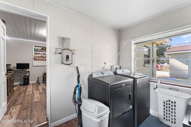 6039 HYDE PARK Circle, Jacksonville, FL 32210