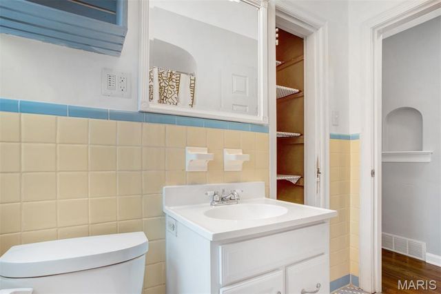 7819 Kenridge Lane, St Louis, MO 63119