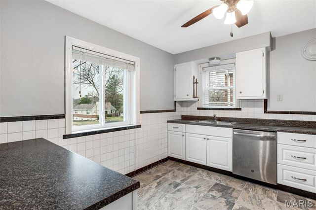 7819 Kenridge Lane, St Louis, MO 63119