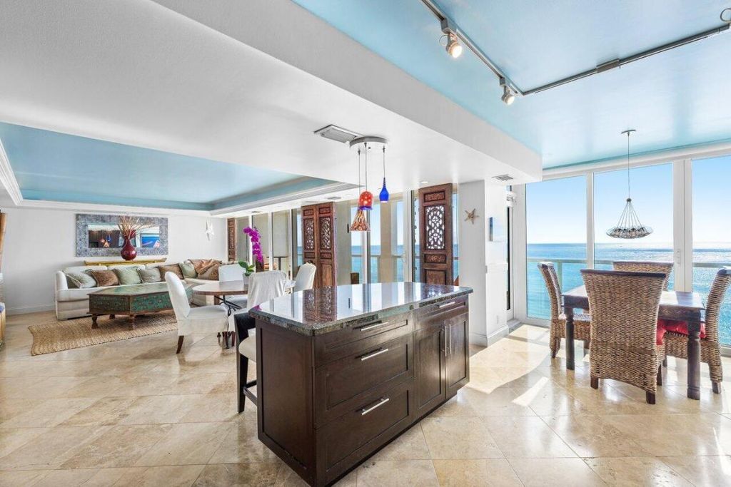 Image 10 of property listing at 2800 S Ocean Boulevard 11c, Boca Raton, FL 33432