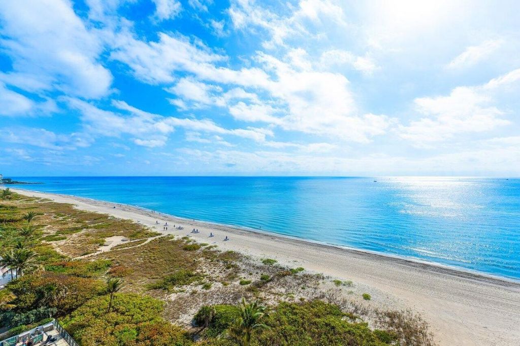Image 18 of property listing at 2800 S Ocean Boulevard 11c, Boca Raton, FL 33432