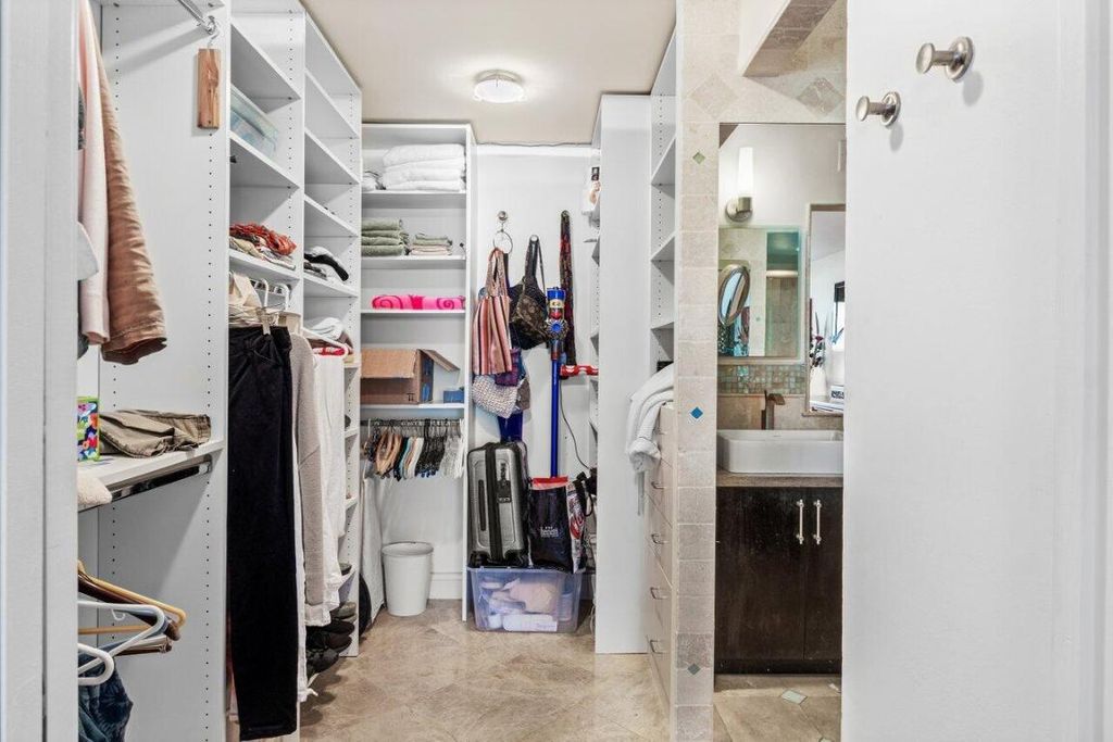 Image 23 of property listing at 2800 S Ocean Boulevard 11c, Boca Raton, FL 33432