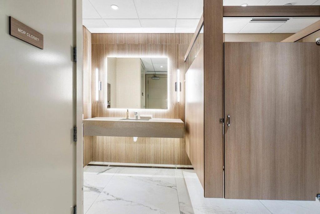 Image 37 of property listing at 2800 S Ocean Boulevard 11c, Boca Raton, FL 33432