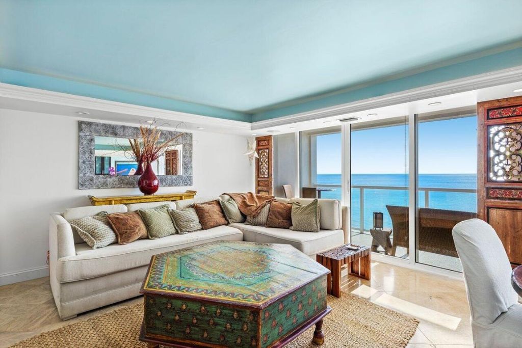 Image 7 of property listing at 2800 S Ocean Boulevard 11c, Boca Raton, FL 33432