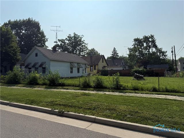 2938 Chase Street, Toledo, OH 43611