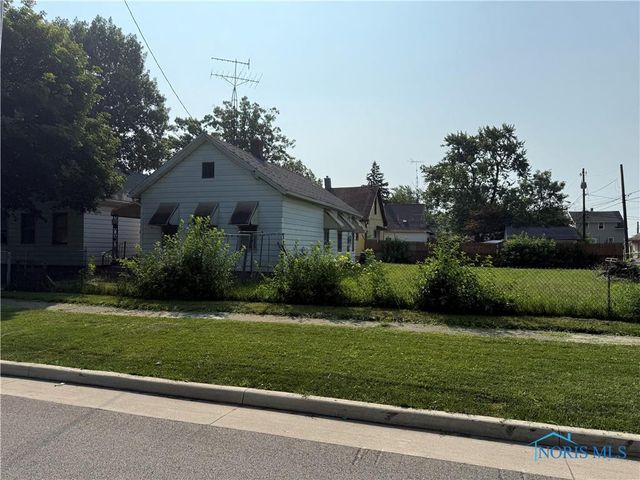 2938 Chase Street, Toledo, OH 43611