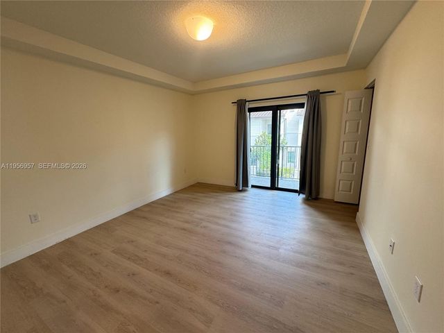 4802 NW 83rd Path ., Doral, FL 33166