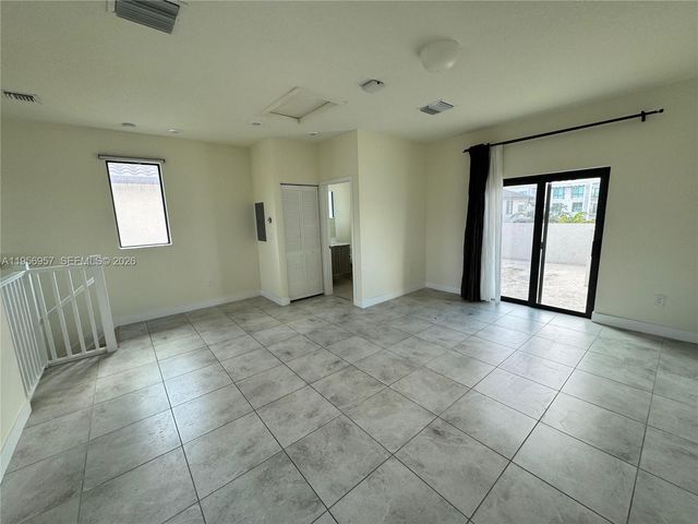 4802 NW 83rd Path ., Doral, FL 33166