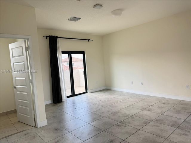 4802 NW 83rd Path ., Doral, FL 33166