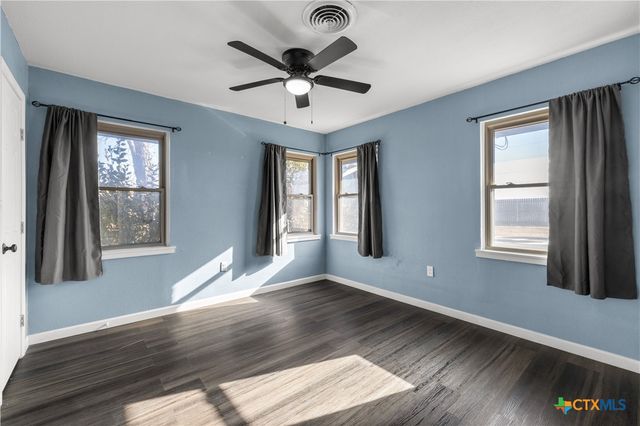 2005 E Avenue I, Temple, TX 76501