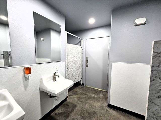2202 Center Avenue, Brownwood, TX 76801