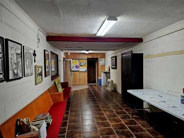 2202 Center Avenue, Brownwood, TX 76801