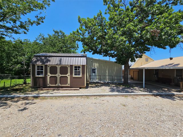 2202 Center Avenue, Brownwood, TX 76801
