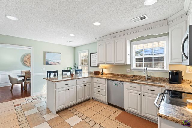 218 Ellicott Dr, Warner Robins, GA 31088