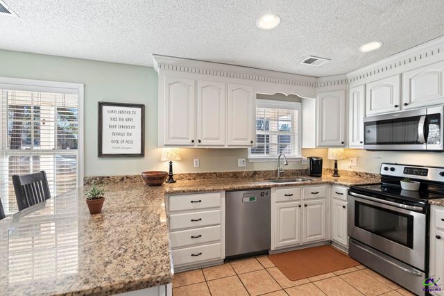 218 Ellicott Dr, Warner Robins, GA 31088