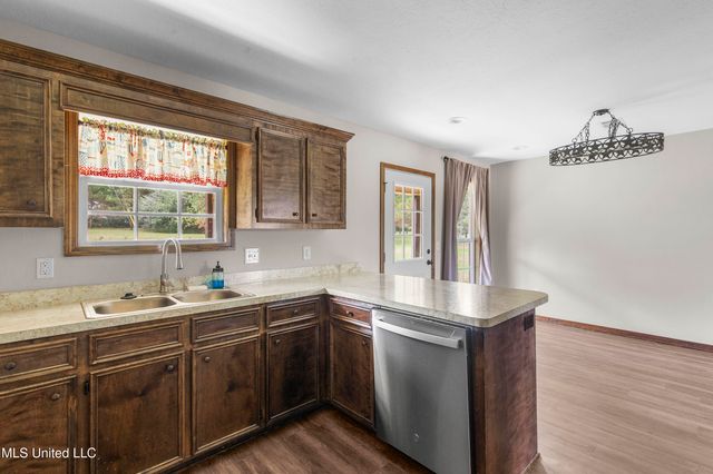 5550 Springridge Road, Raymond, MS 39154