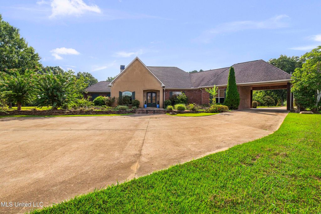 5550 Springridge Road, Raymond, MS 39154