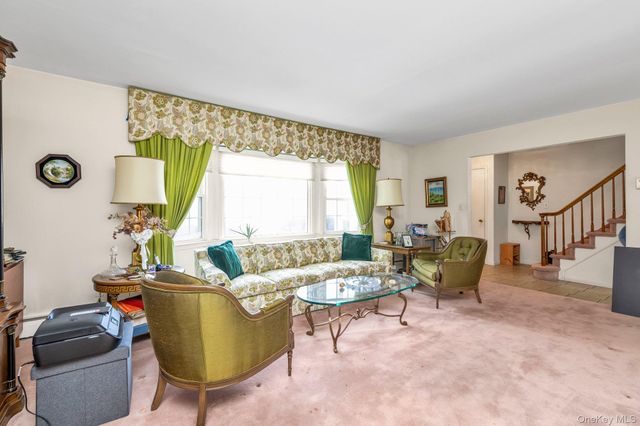 2538 Bradley Court, Merrick, NY 11566