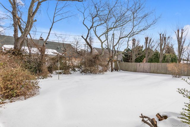 2538 Bradley Court, Merrick, NY 11566